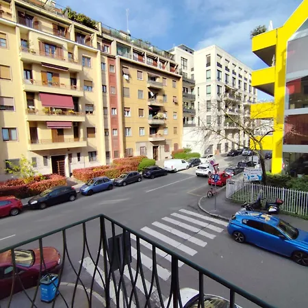 Apartment Costanza In Giallo Milan