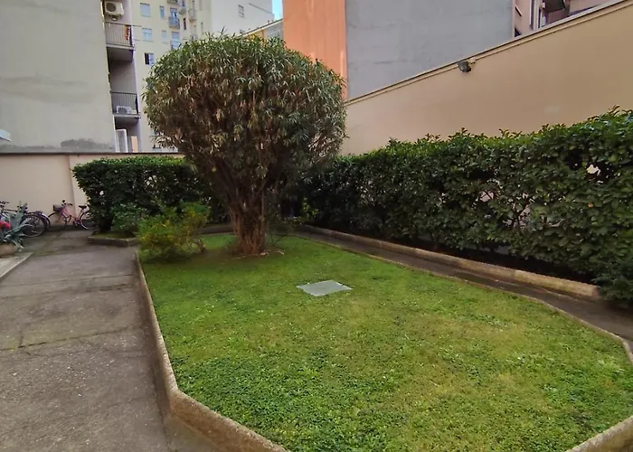 Costanza In Giallo Milano